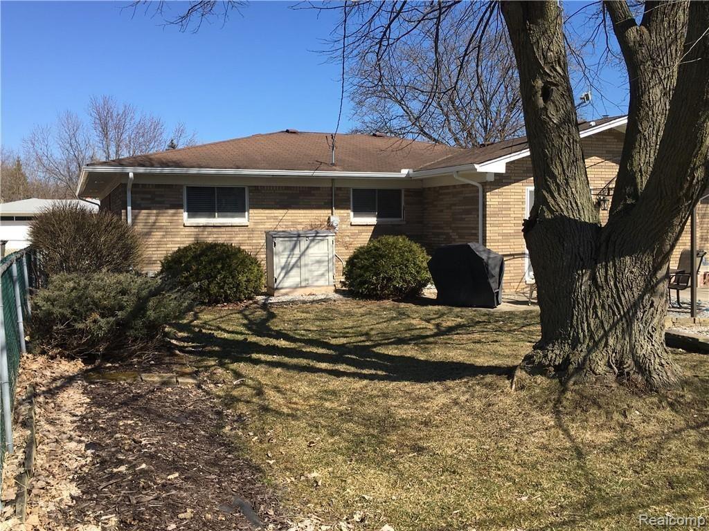 35079 Bobcean Road Clinton Township, MI 48035 - Photo 8 of 30 31A19406-48DE-4094-A536-1B554F7C72B8.jpeg