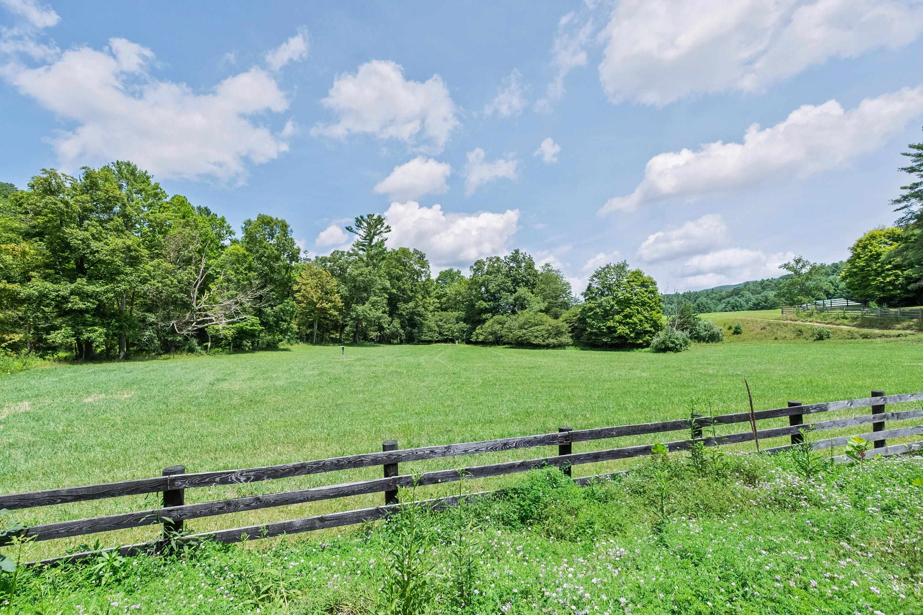 5685 Robinson Tract Road Pulaski, VA 24301 - Photo 11 of 82 Gallery Image 11
