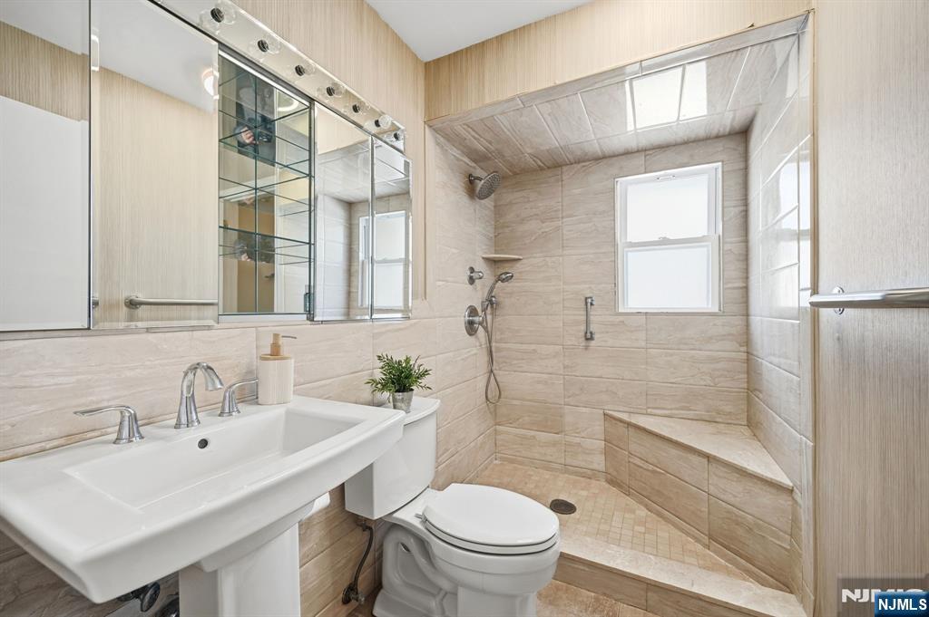 14 King Road Park Ridge, NJ 07656 - Photo 21 of 35