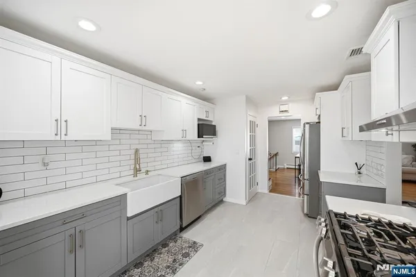 $825,000 | 14 King Road, Park Ridge, NJ 07656
