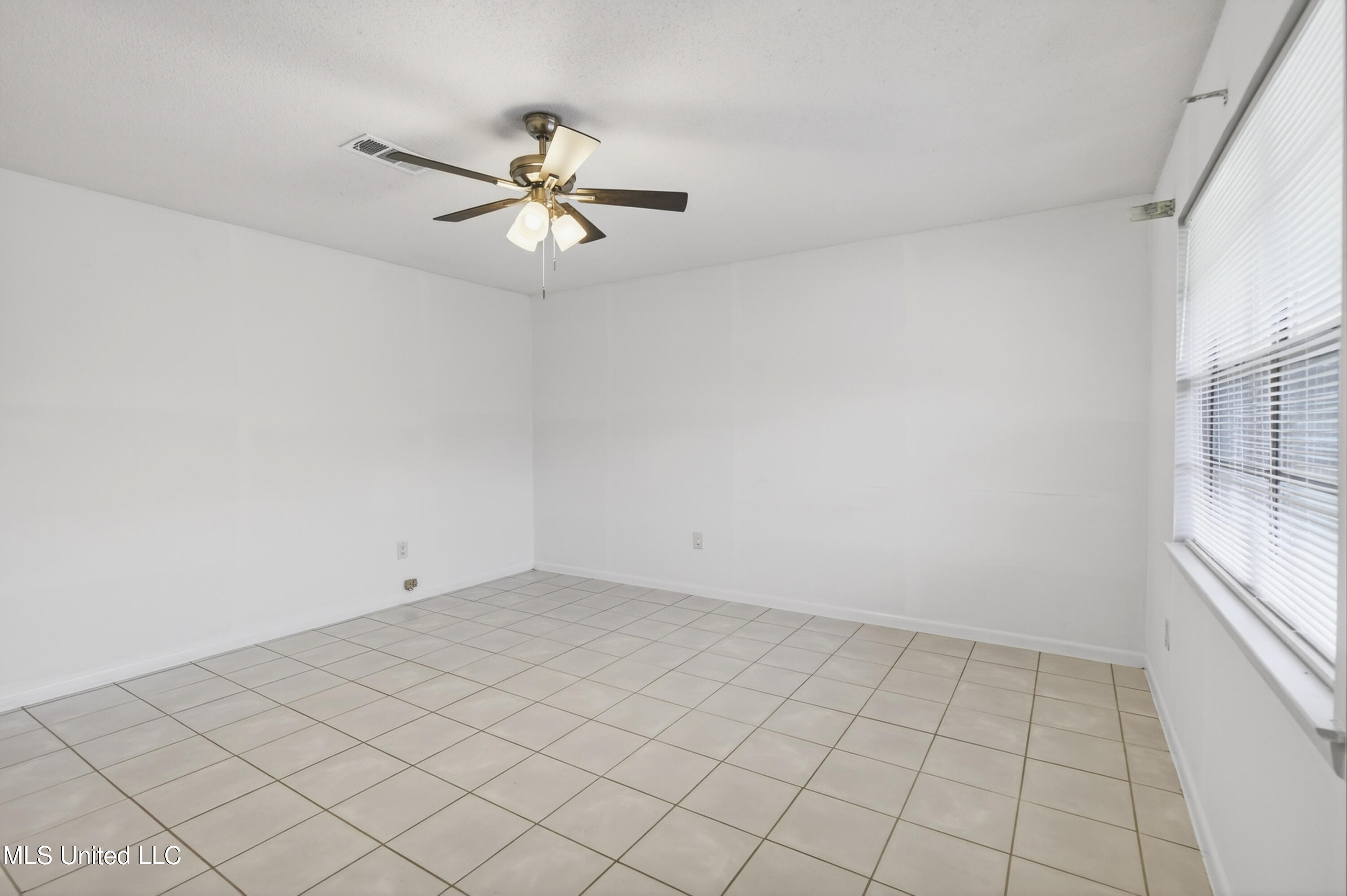 3 Nottingham Circle Gulfport, MS 39503 - Photo 3 of 31 3NottinghamCir-5