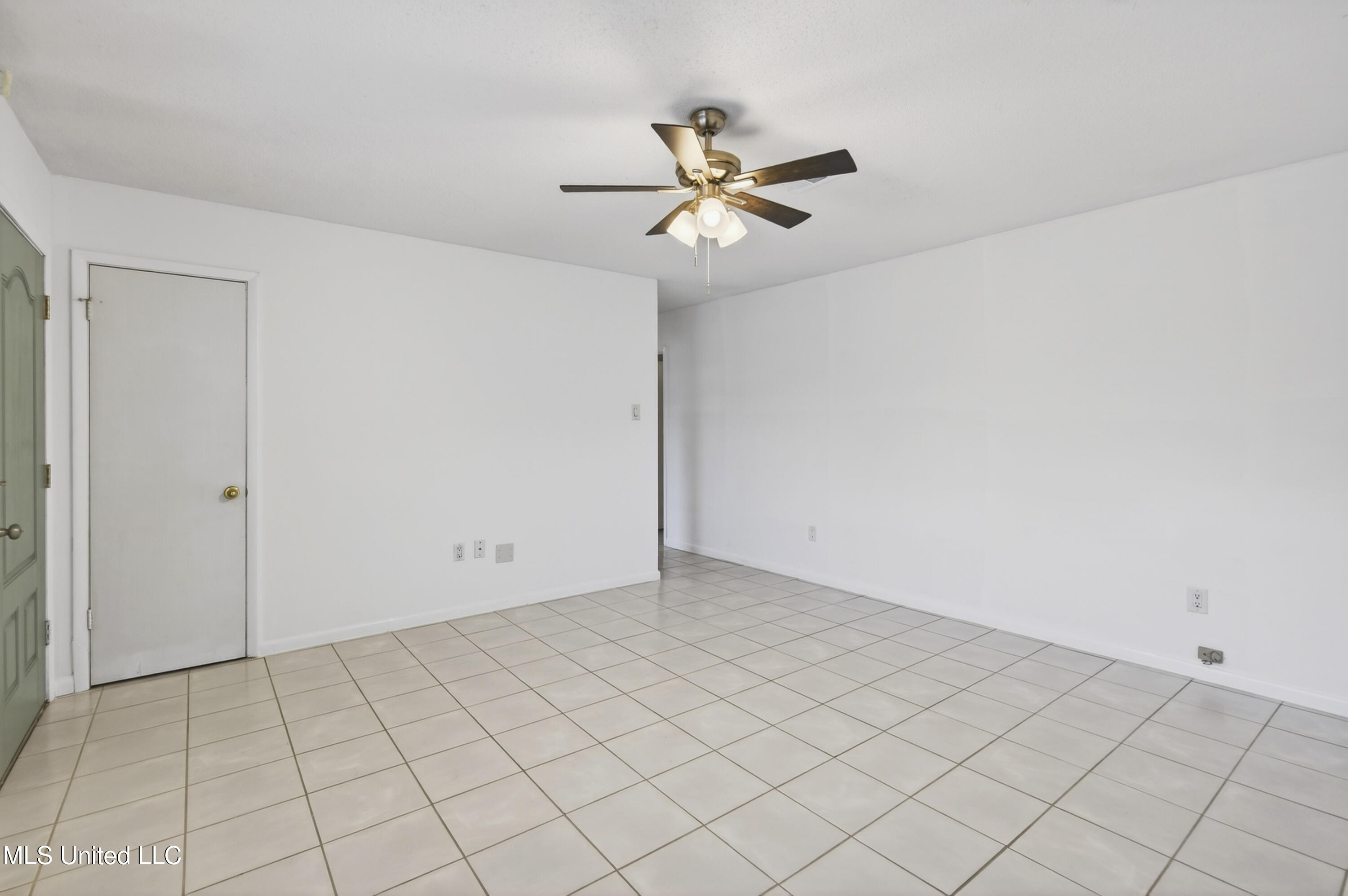 3 Nottingham Circle Gulfport, MS 39503 - Photo 4 of 31 3NottinghamCir-6