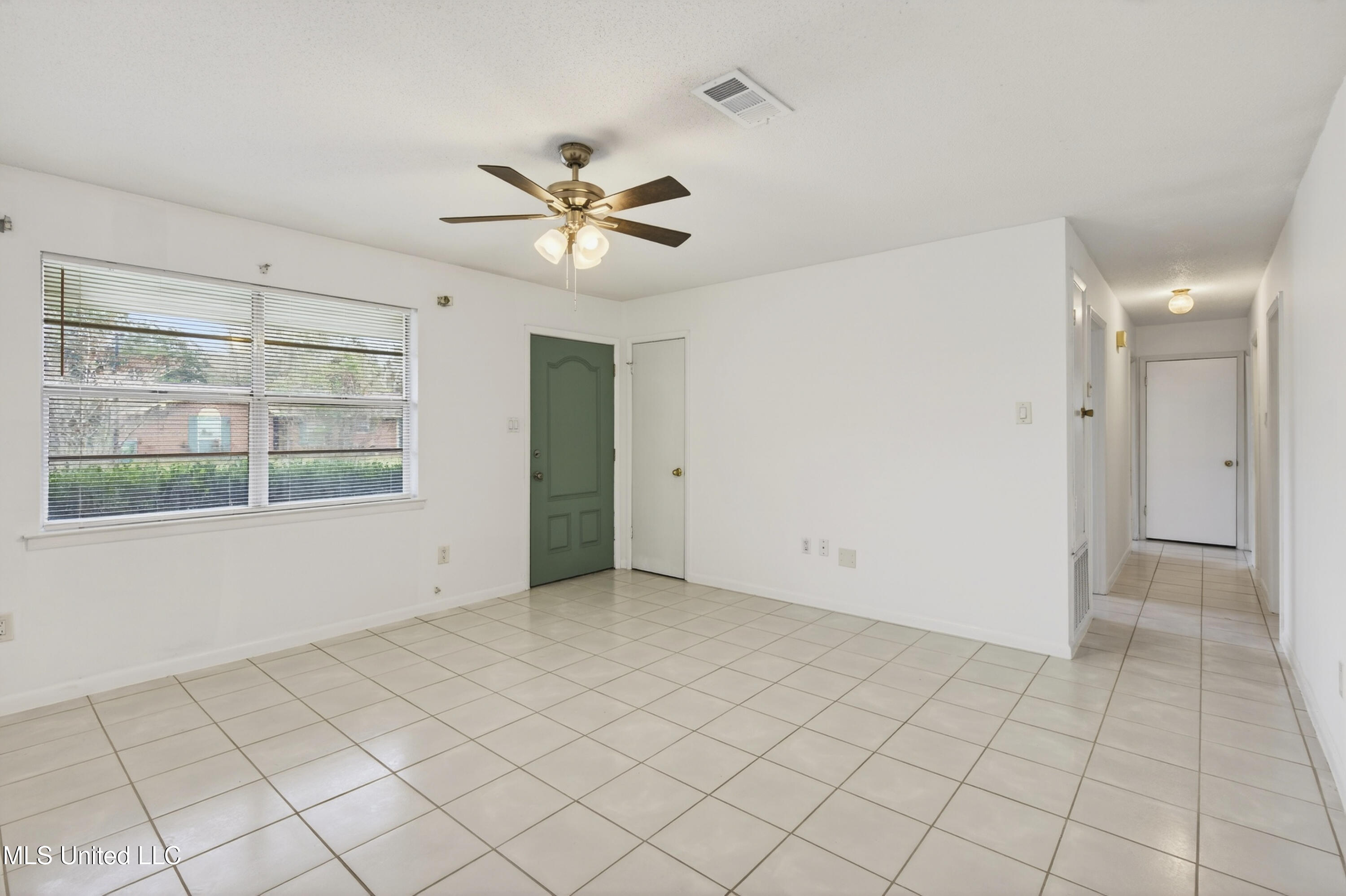 3 Nottingham Circle Gulfport, MS 39503 - Photo 5 of 31 3NottinghamCir-7