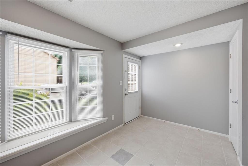 727 Southwest Liggett Road, Unit B Blue Springs, MO 64015 - Photo 4 of 19