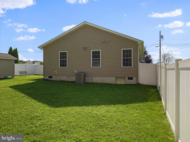 a front view of house with yard