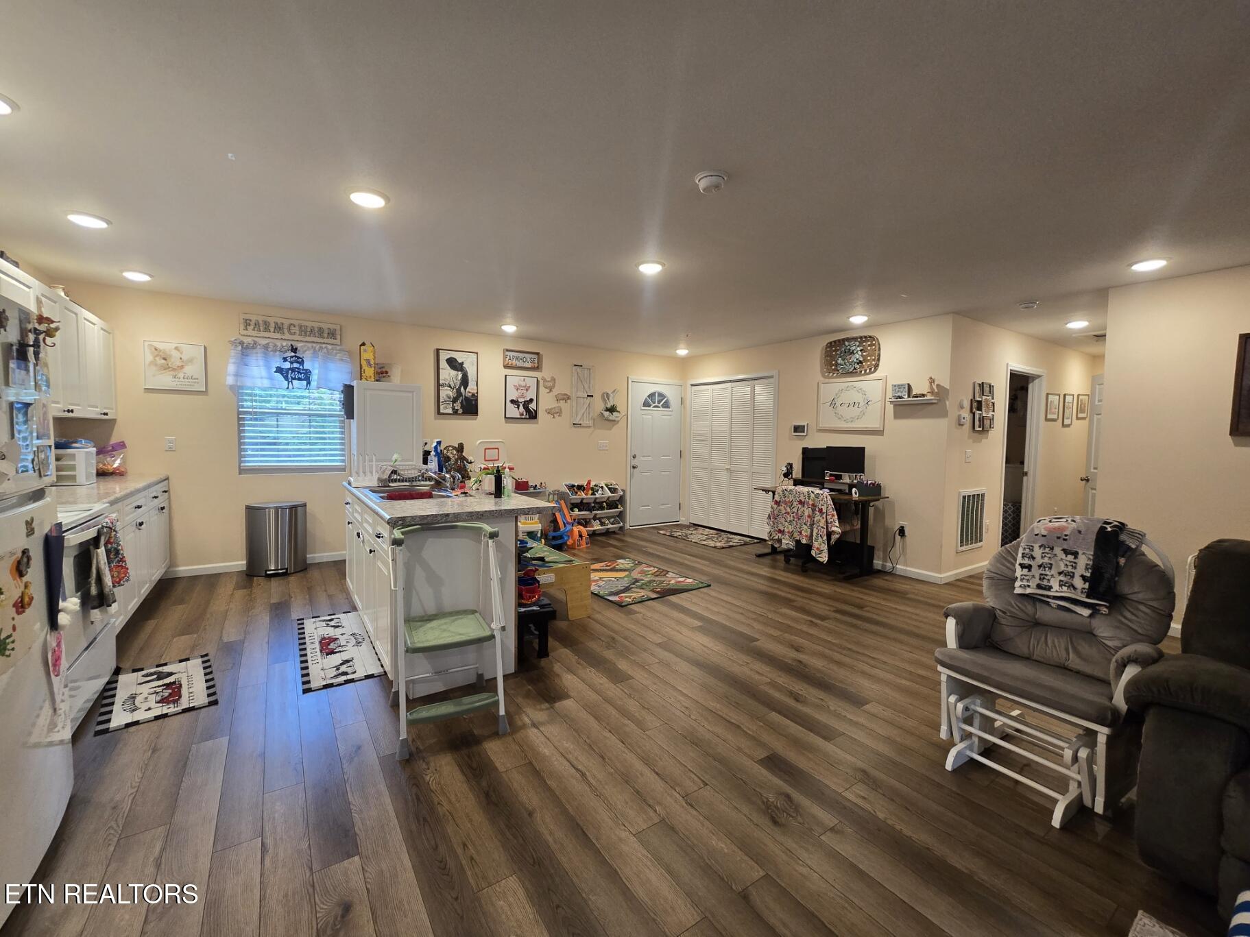 102 Beaver Pvt Lane Oneida, TN 37841 - Photo 15 of 38 20251007_132515