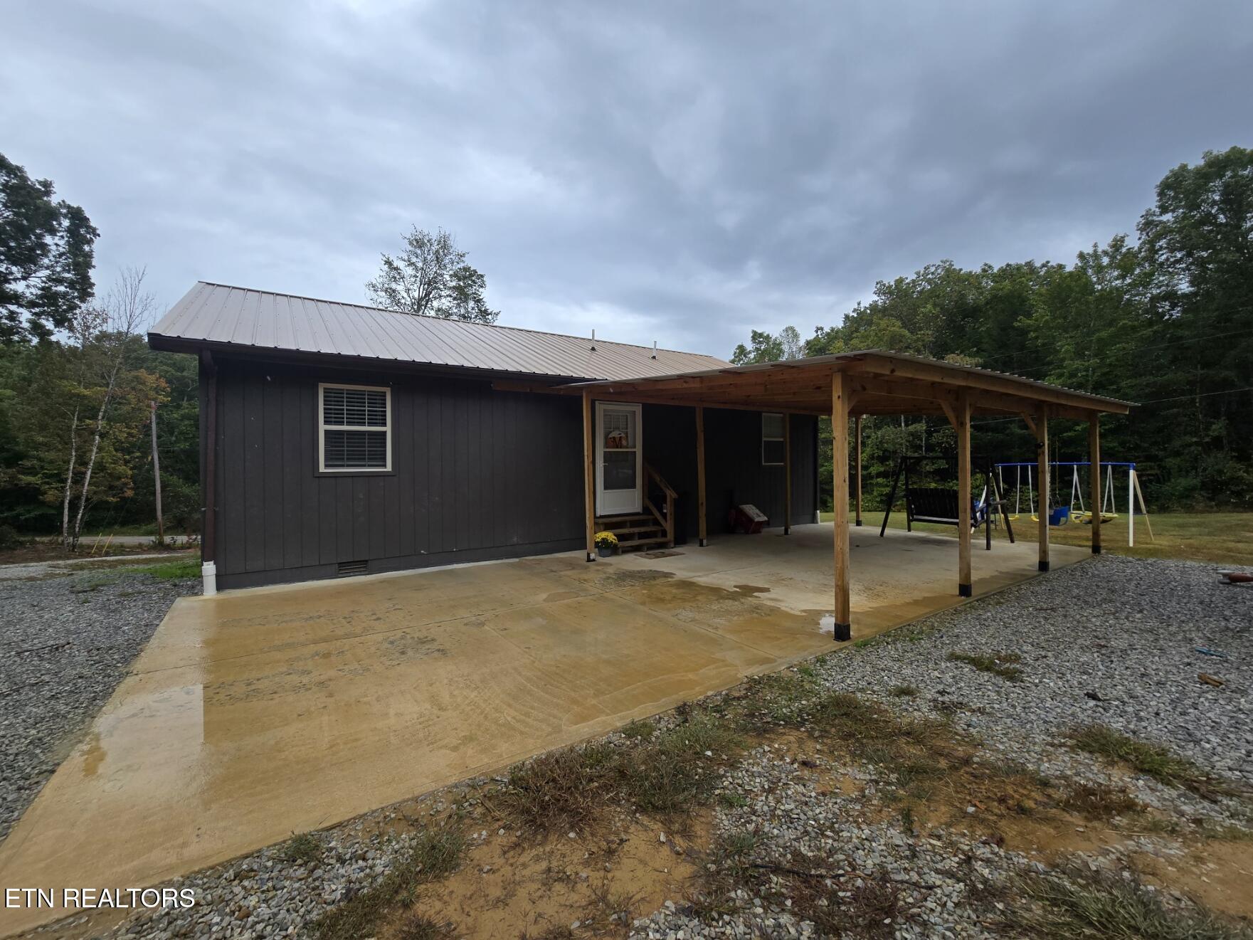 102 Beaver Pvt Lane Oneida, TN 37841 - Photo 4 of 38 20251007_132028