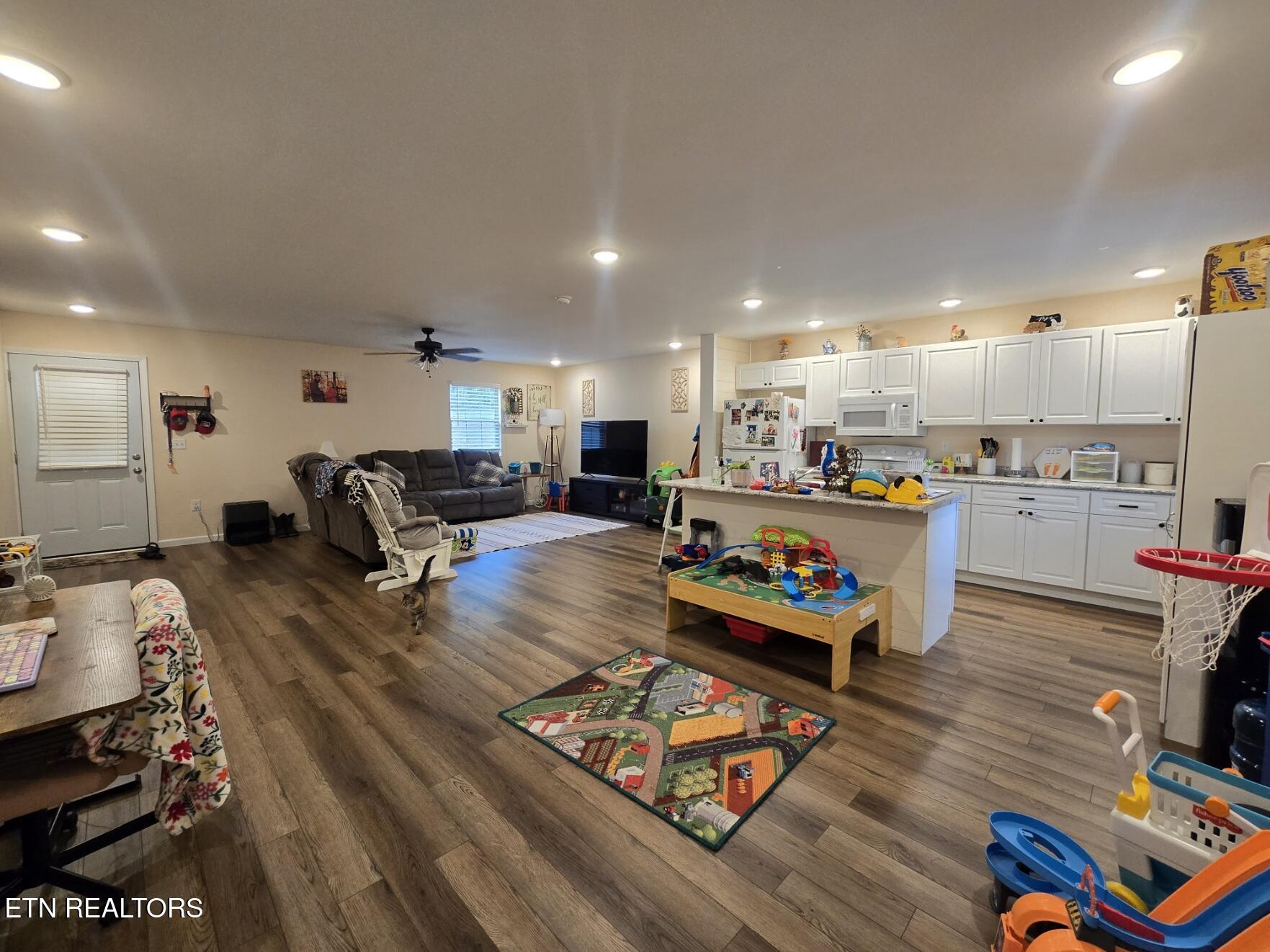 102 Beaver Pvt Lane Oneida, TN 37841 - Photo 10 of 38 20251007_132332