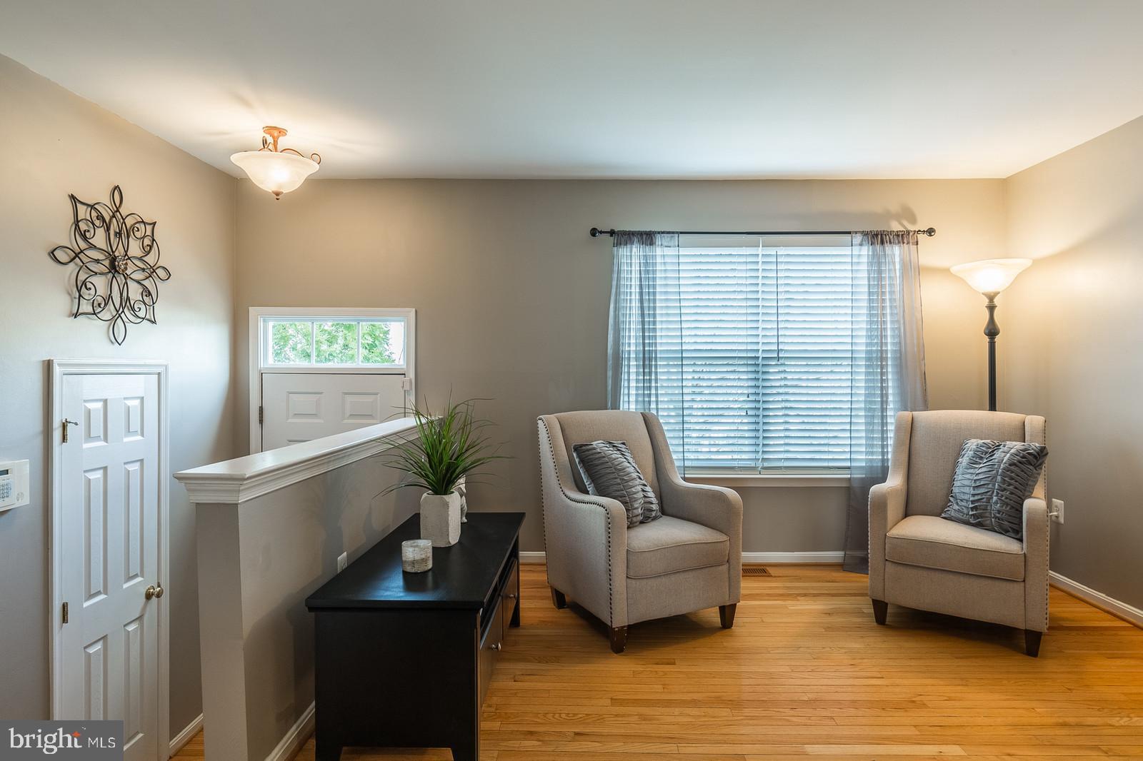14299 Newbern Loop Gainesville, VA 20155 - Photo 3 of 42 Open, bright, tastefully appointed.