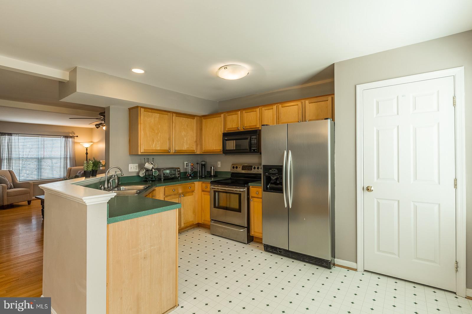 14299 Newbern Loop Gainesville, VA 20155 - Photo 9 of 42 Kitchen-large pantry