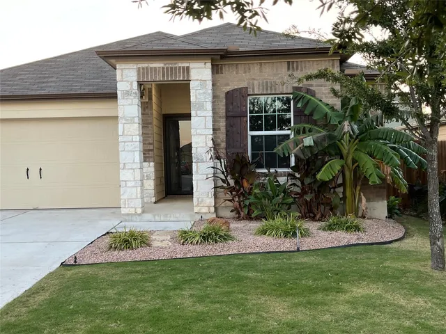 $1,600 | 104 Granville Court, Jarrell, TX 76537