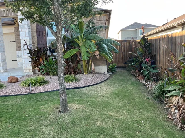 $1,600 | 104 Granville Court, Jarrell, TX 76537