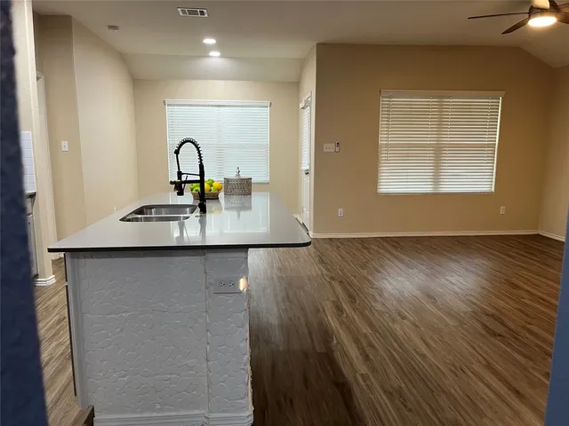 $1,600 | 104 Granville Court, Jarrell, TX 76537