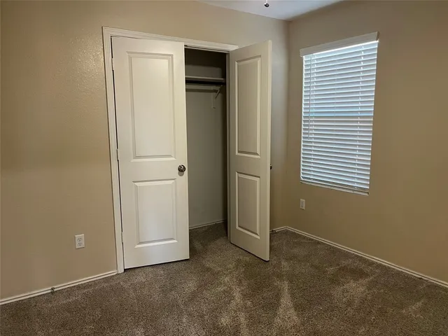 $1,600 | 104 Granville Court, Jarrell, TX 76537