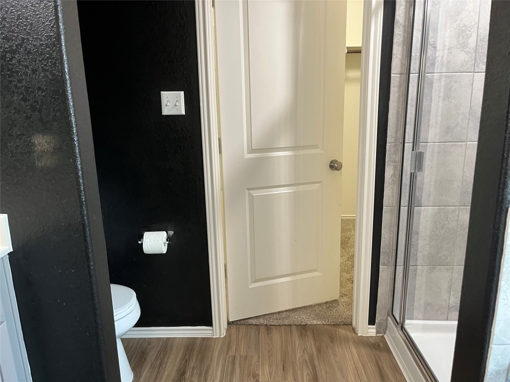 104 Granville Court Jarrell, TX 76537 - Photo 7 of 36 a view of bathroom with shower