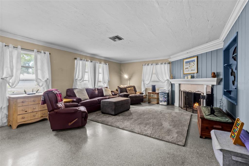 508 Valencia Road Venice, FL 34285 - Photo 3 of 30 Gallery Image 3