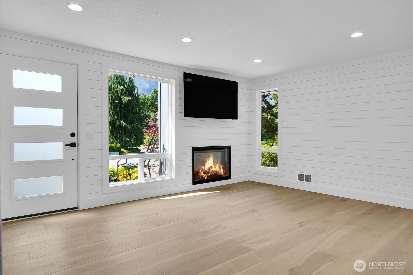 5533 149th Place Southwest Edmonds, WA 98026 - Photo 4 of 20 Gallery Image 4