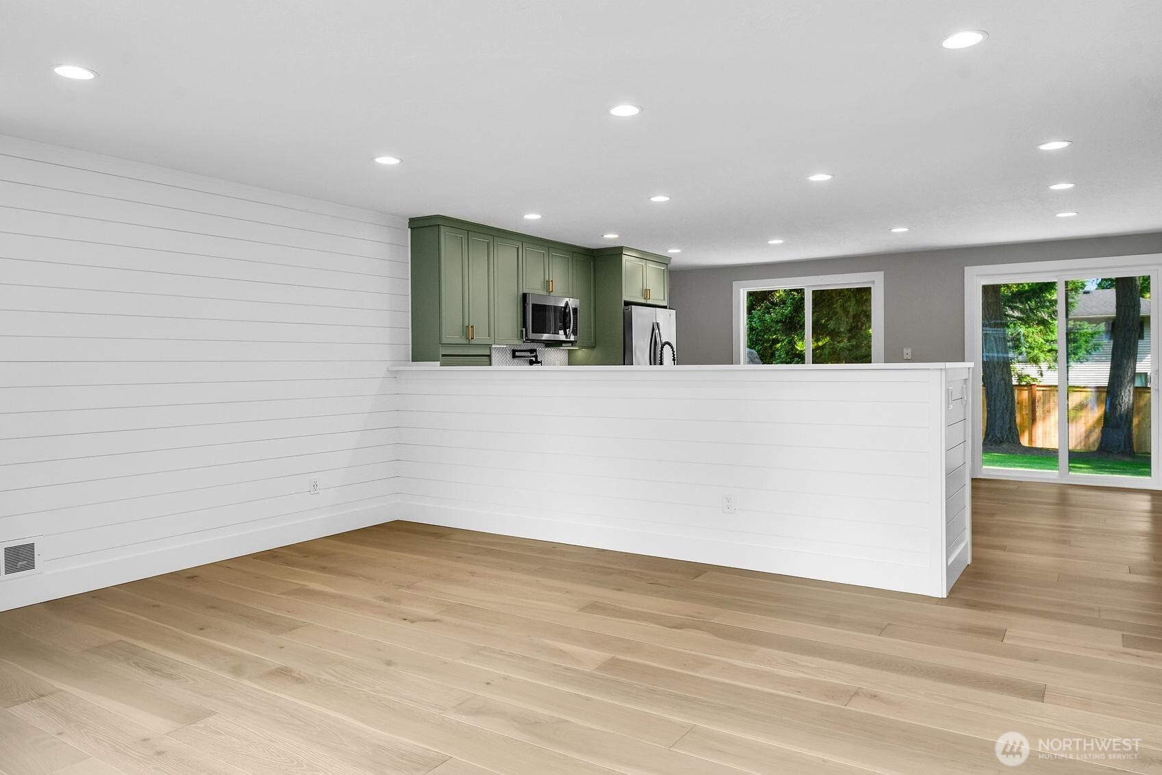 5533 149th Place Southwest Edmonds, WA 98026 - Photo 5 of 20 Gallery Image 5