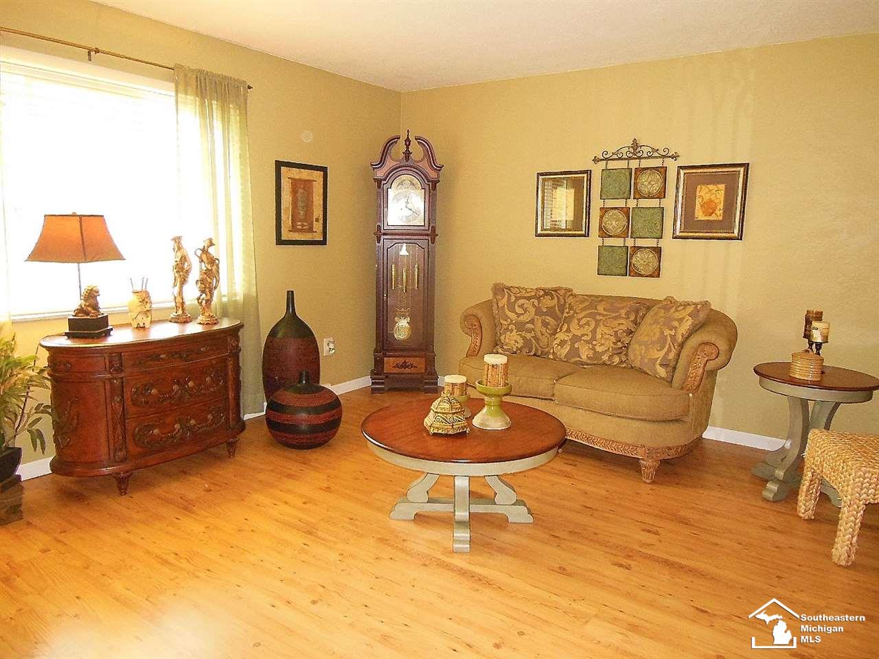 3675 Knepper Road Lambertville, MI 48144 - Photo 12 of 31 31382351-11.JPG