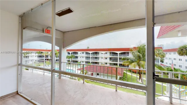 $1,900 | 580 Egret Drive, Unit 302, Hallandale Beach, FL 33009
