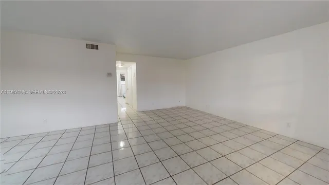 $1,900 | 580 Egret Drive, Unit 302, Hallandale Beach, FL 33009