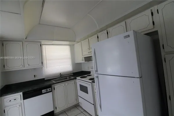 a view of utility room
