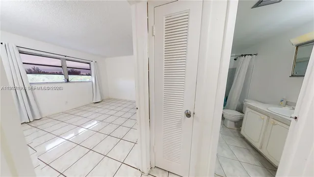 $1,900 | 580 Egret Drive, Unit 302, Hallandale Beach, FL 33009