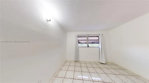 $1,800 | 580 Egret Drive, Unit 302, Hallandale Beach, FL 33009