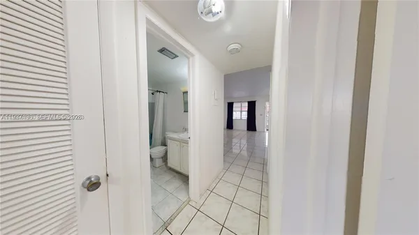 $1,800 | 580 Egret Drive, Unit 302, Hallandale Beach, FL 33009