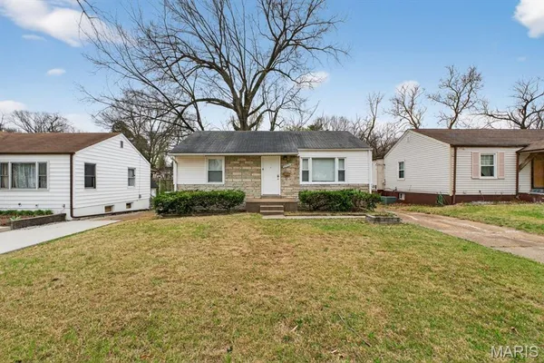 $149,900 | 8576 Kathlyn Drive, St. Louis, MO 63134