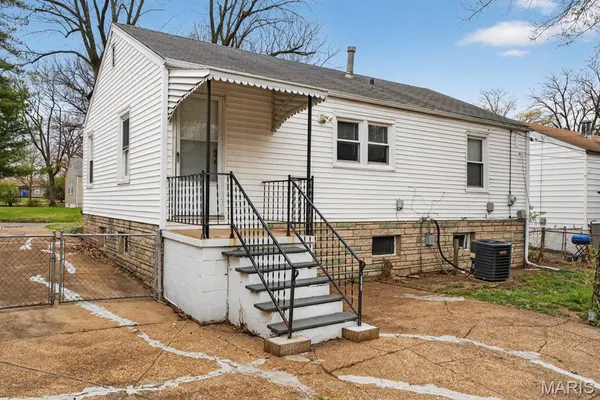 $149,900 | 8576 Kathlyn Drive, St. Louis, MO 63134