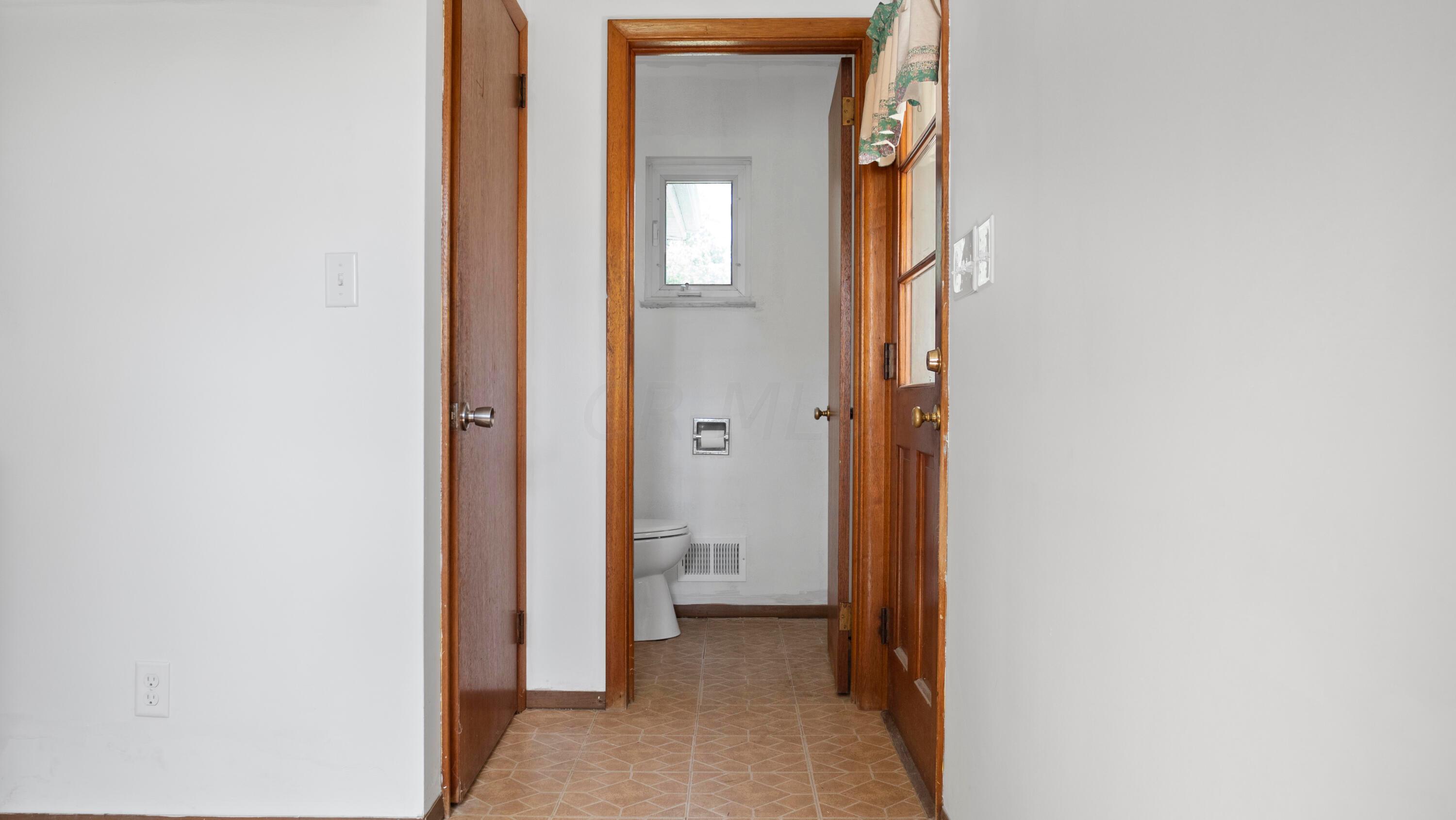 4647 Wingate Road Columbus, OH 43232 - Photo 13 of 36 Wingate 13