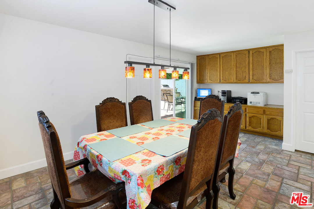 25117 Fourl Road Newhall, CA 91321 - Photo 11 of 24