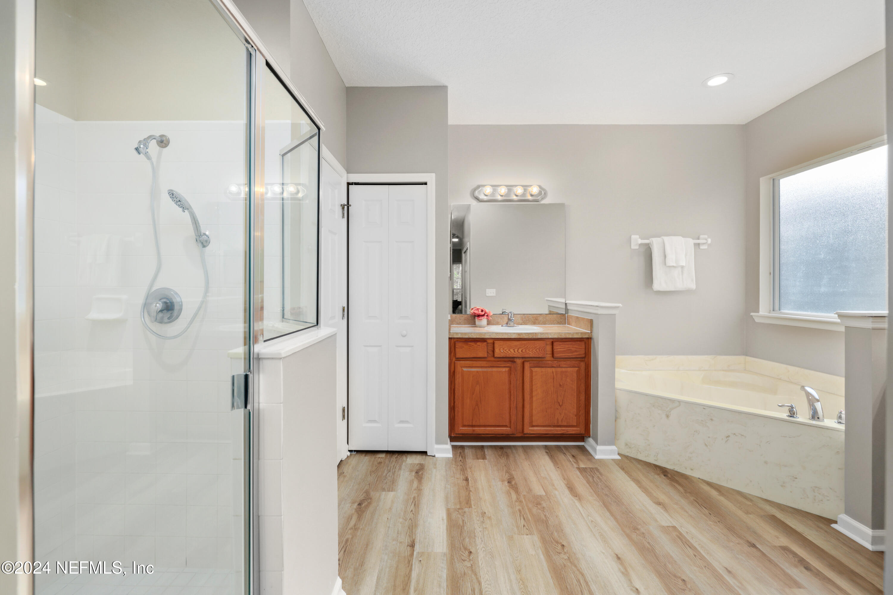 14414 Millhopper Road Jacksonville, FL 32258 - Photo 4 of 48 Spacious En Suite w Garden Tub!