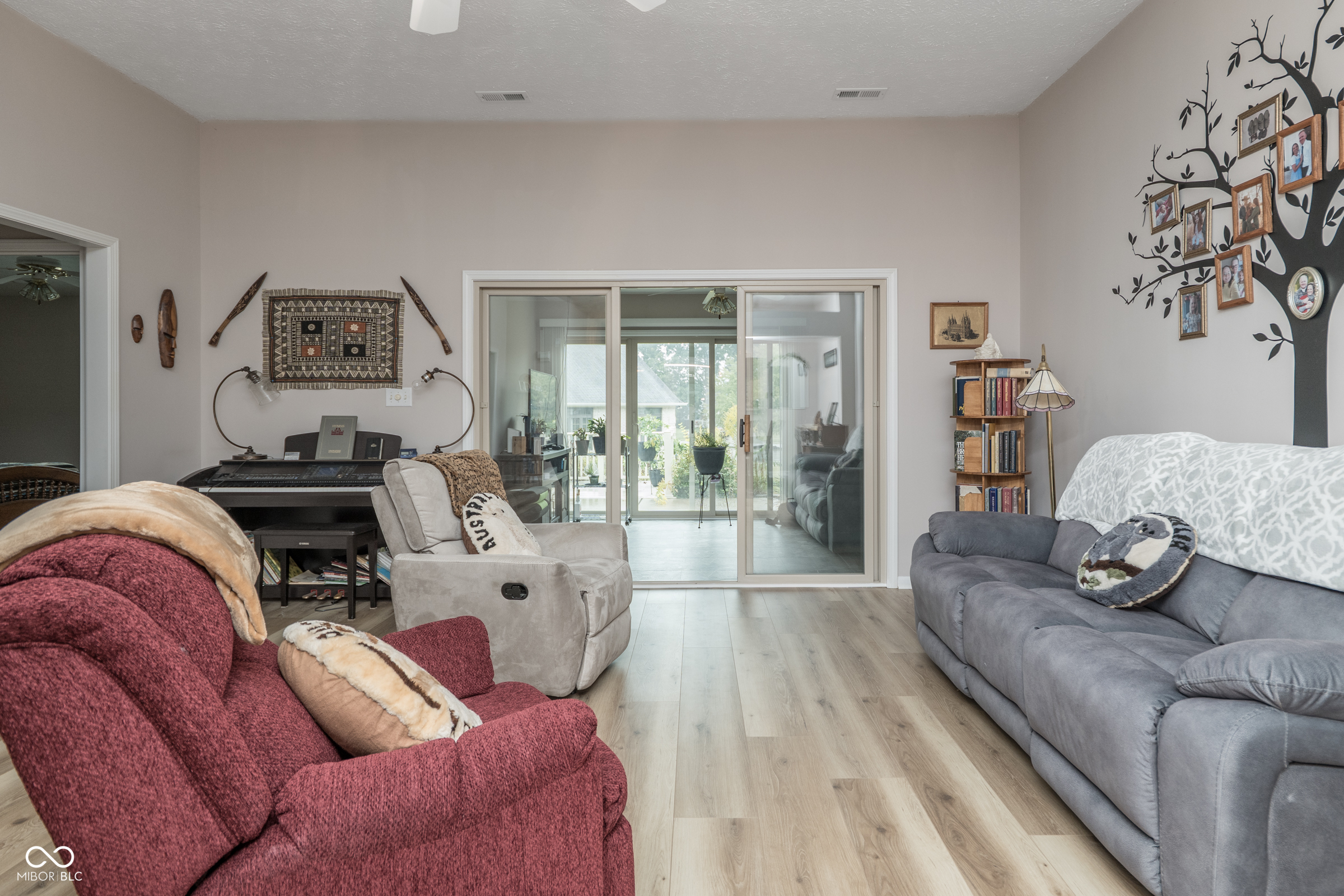 10863 Harness Court Indianapolis, IN 46239 - Photo 4 of 28