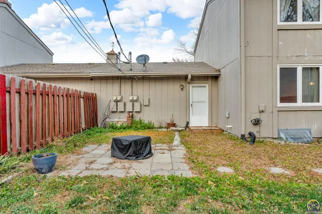 $202,000 | 5337 Southwest Chelsea Court, Topeka, KS 66604