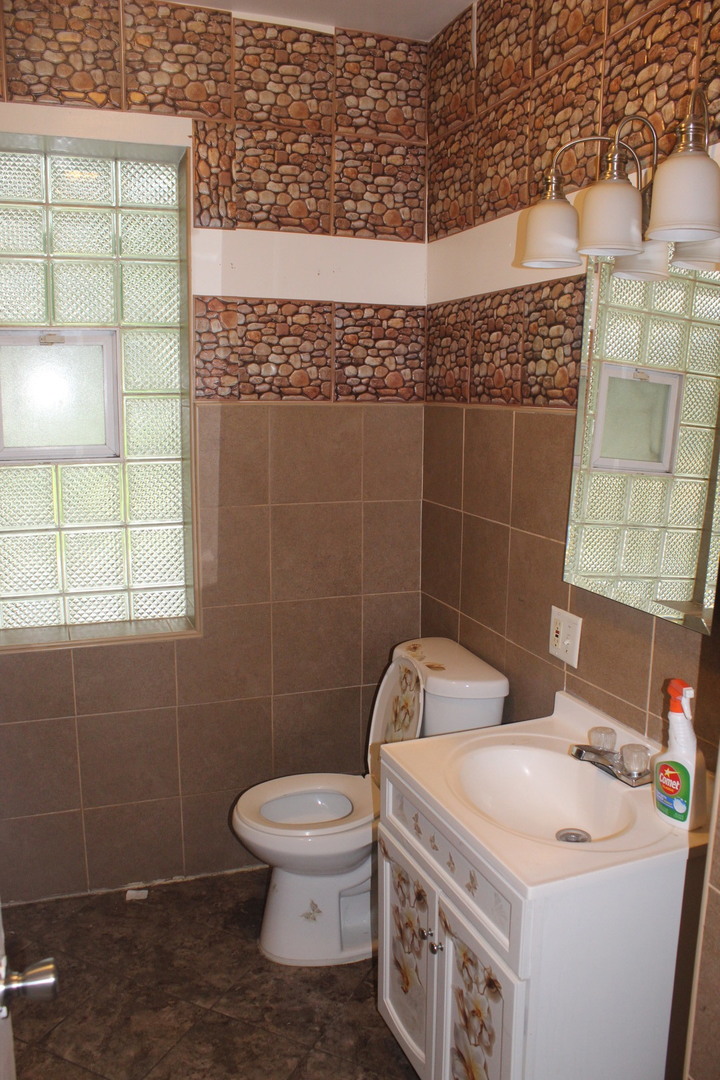 7258 South Carpenter Street Chicago, IL 60621 - Photo 11 of 27 Gallery Image 11
