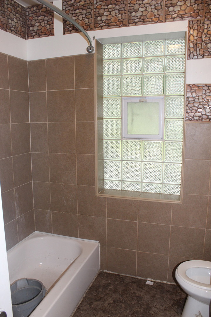 7258 South Carpenter Street Chicago, IL 60621 - Photo 12 of 27 Gallery Image 12