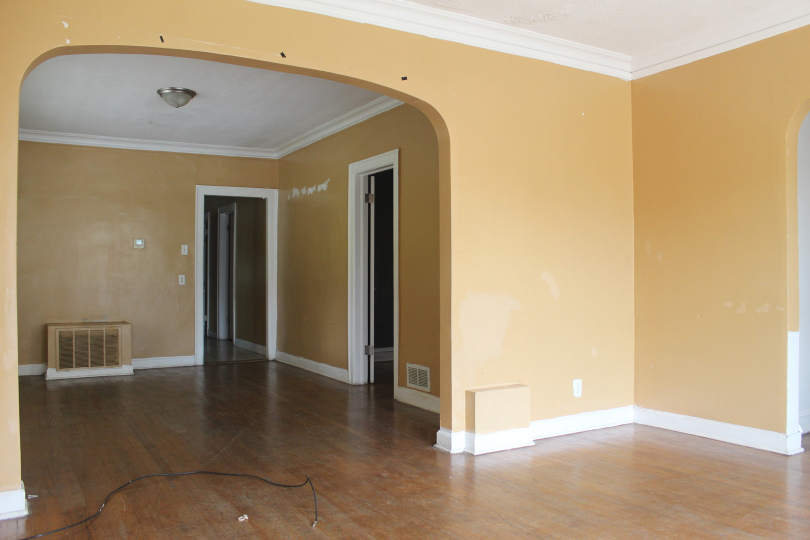 7258 South Carpenter Street Chicago, IL 60621 - Photo 4 of 27 Gallery Image 4