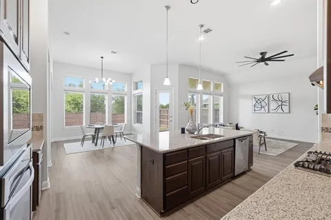 $579,000 | 102 Mulberry Lane, Hickory Creek, TX 75065