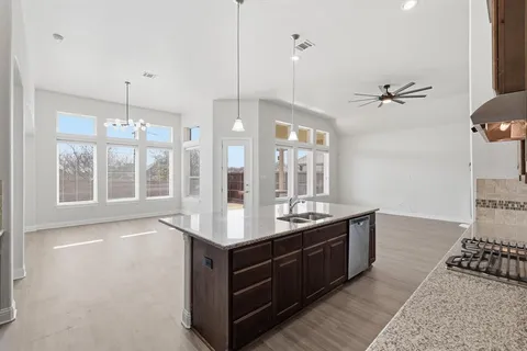 $589,500 | 102 Mulberry Lane, Hickory Creek, TX 75065