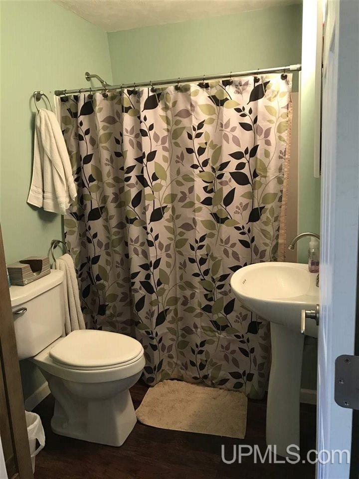 6706 G Road Escanaba, MI 49829 - Photo 11 of 37