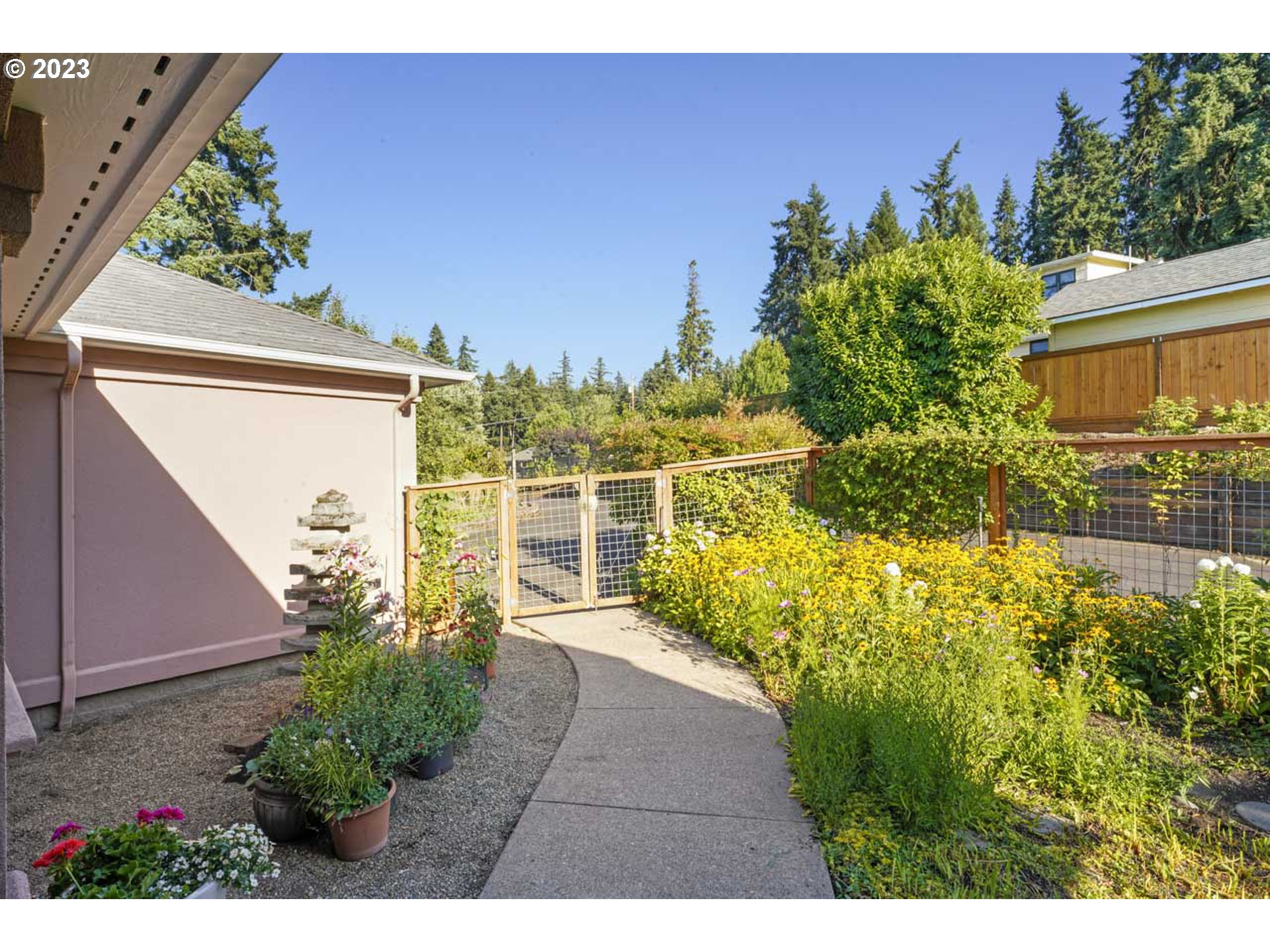 2920 Adams Street Eugene, OR 97405 - Photo 31 of 38 a view of a backyard