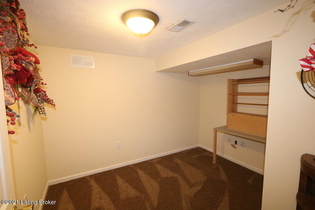 303 South Chadwick Road Louisville, KY 40222 - Photo 50 of 55 UNADJUSTEDNONRAW_thumb_690d