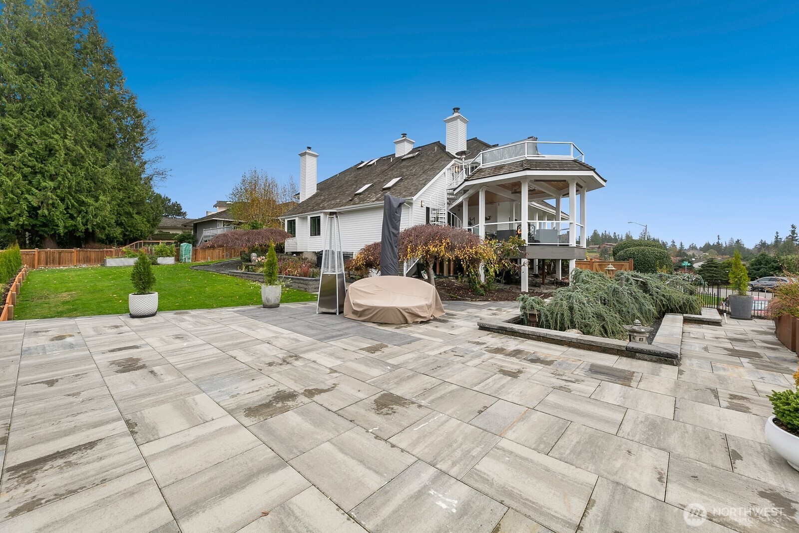 6625 136th Place Southwest Edmonds, WA 98026 - Photo 38 of 40 a front view of a house with a yard