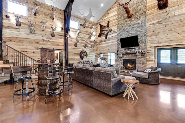 $1,450,000 | 14001 Prospect Avenue, Grandview, MO 64030