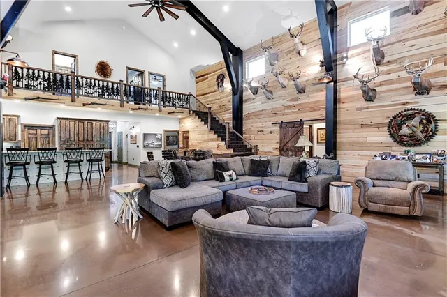 $1,450,000 | 14001 Prospect Avenue, Grandview, MO 64030