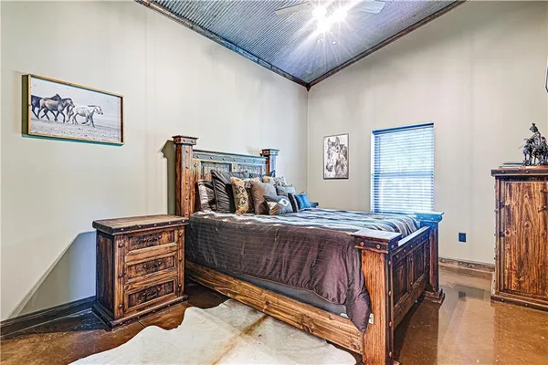 $1,350,000 | 14001 Prospect Avenue, Grandview, MO 64030