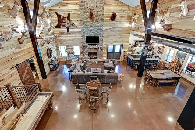 $1,450,000 | 14001 Prospect Avenue, Grandview, MO 64030