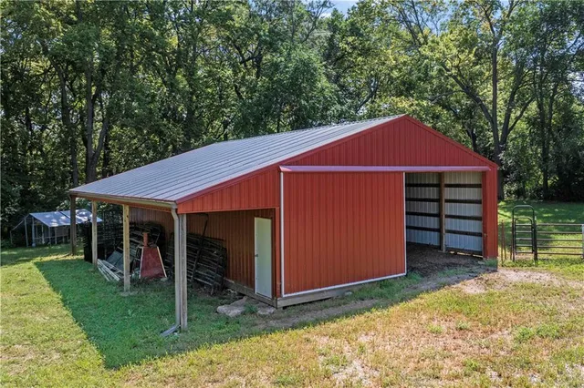 $1,450,000 | 14001 Prospect Avenue, Grandview, MO 64030